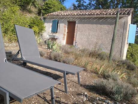 Cabanon dans la Colline