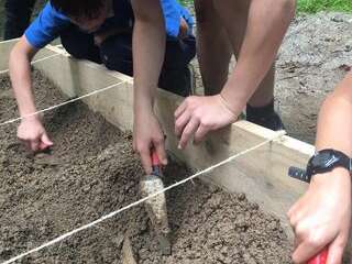 Les Tours de Merle fêtent l'archéologie : les apprentis archéologues