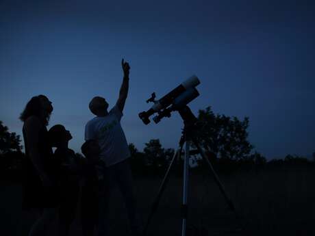 Soirée astronomie "Triangle Noir", découverte des merveilles du ciel aux télescopes.