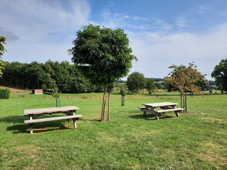 Tables de pique-nique de Saint Cirgues