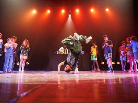 Graines de Moutards à Felzins, tous en piste : Alors on danse ? Boumshakalaka !