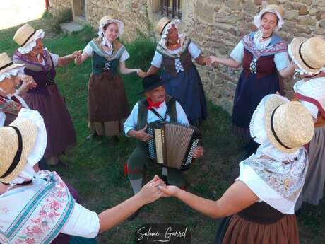 Danses et Musiques Traditionnelles