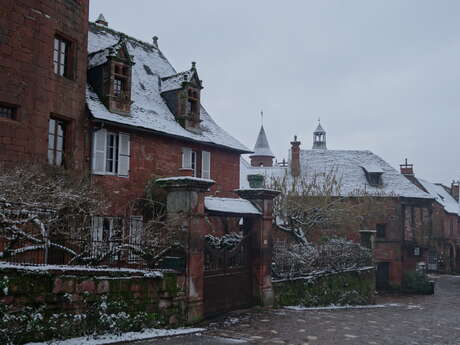 Visite nocturne : Collonges-la-Rouge en hiver