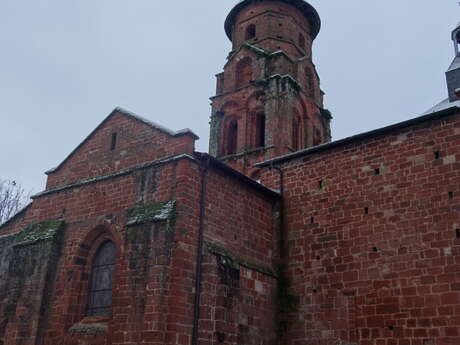 Visite de Collonges-la-Rouge avec dégustation de Noël