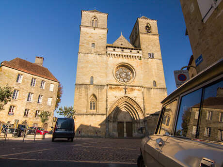 Église St Pierre à Gourdon