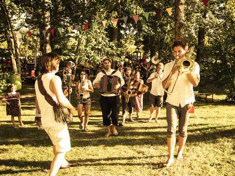 Concert à Figeac :  grand orchestre cyclo-itinérant des Oiseaux de trottoir!