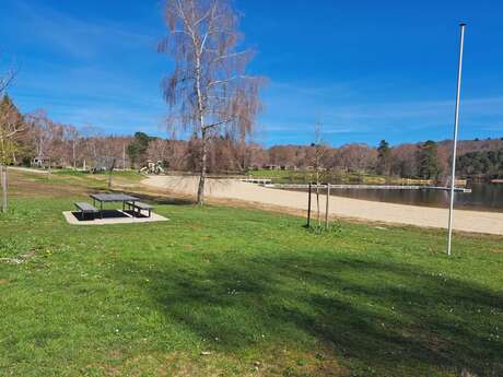 Aire de pique nique de l'Etang de Miel