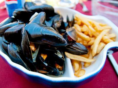 Moules/frites festif avec bal  !