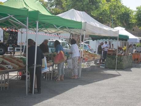 Marché nocturne à Sousceyrac-en-Quercy