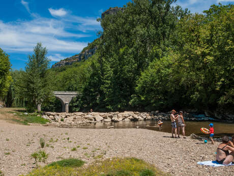 Baignade à Brengues dans la rivière Célé