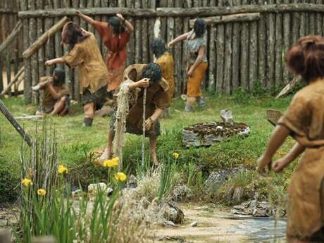 Initiation à l'art pariétal  au Préhisto Dino Parc
