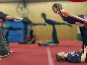 Stage d'acroyoga