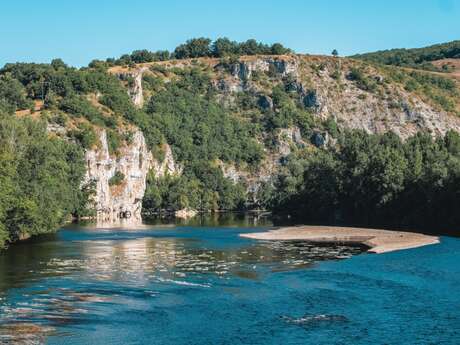 Baignade de la Bourgnette à Lacave dans la rivière Dordogne