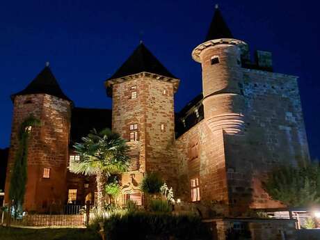 Visite nocturne Halloween de Collonges-la-Rouge et du château de Vassinhac