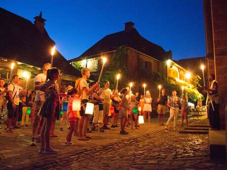 Visite nocturne  aux flambeaux de Collonges-la-Rouge