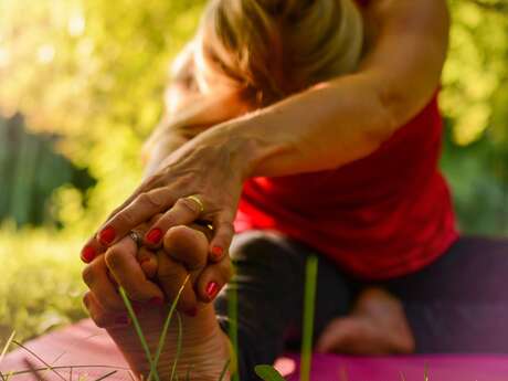 Cours de yoga au plan d'eau