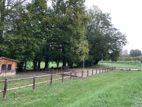 Aire Pique-Nique de Boissieres - le pré communal