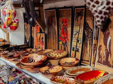 Marché artisanal à Canopy