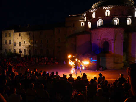 Spectacle de feu et pyrotechnie "Cyber"
