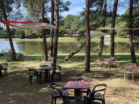 La guinguette du lac de Feyt