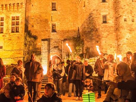 Pays d'Art et d'Histoire : Visite artistique contée - Cie Les cailloux Brûlants