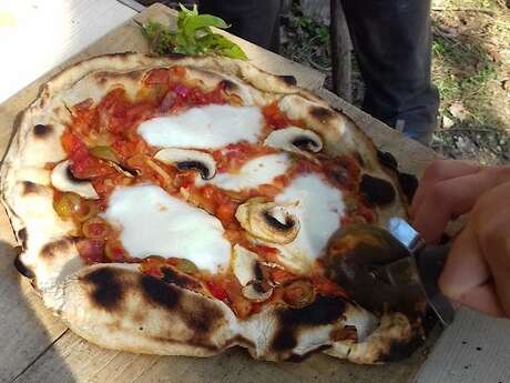 Ateliers "Jardin et Biodiversité" en famille : " Fougasses au feu de bois" au Jardin Bourian