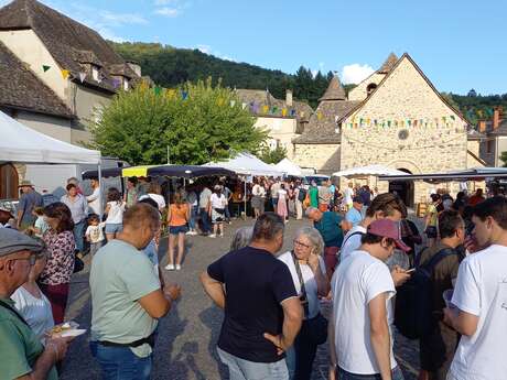 Marché de producteurs de pays "Bienvenue à la ferme"  festif et gourmand de Monceaux-sur-Dordogne