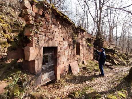 Exploration dans les hauteurs de Collonges autour de la « Ferme des Tailleurs de Pierre »