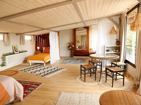 A l'ombre du grand pin