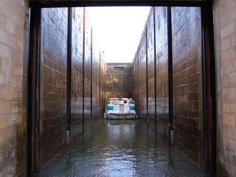 Écluse de Castelmoron-sur-Lot