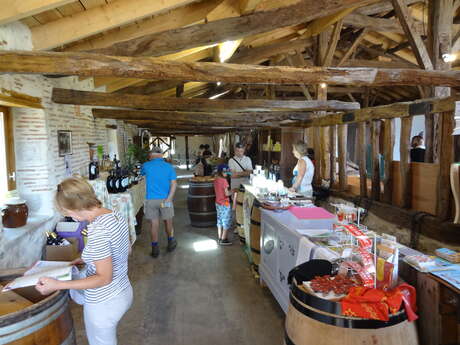 Ferme du Lacaÿ : repas fermier et balade en bateau pour groupes