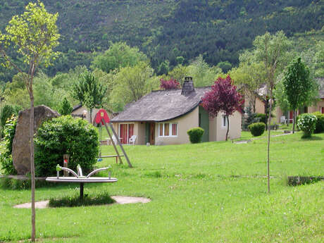 VILLAGE DE GITES DU COLOMBIER - VILLAS 10 PERSONNES