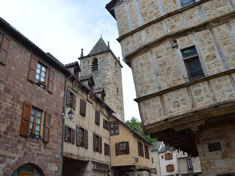 MAISONS A PANS DE BOIS