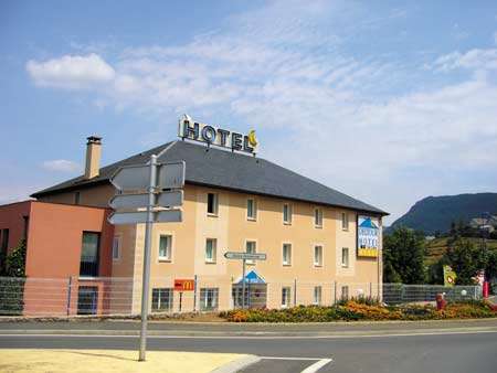 BRIT HOTEL MENDE ESSENTIEL