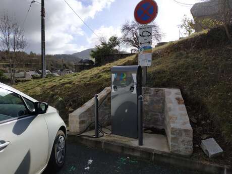 BORNE DE RECHARGE REVEO LA CANOURGUE