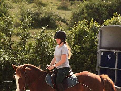 STAGE D'ÉQUITATION : "ÉCOLE DE LÉGERETÉ"