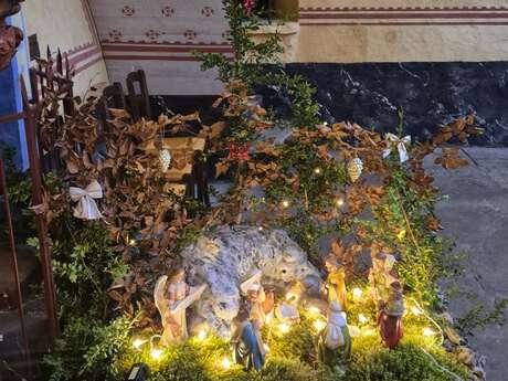 CRÈCHE ET SAPIN DE L'ÉGLISE DE LA PIGUIÈRE