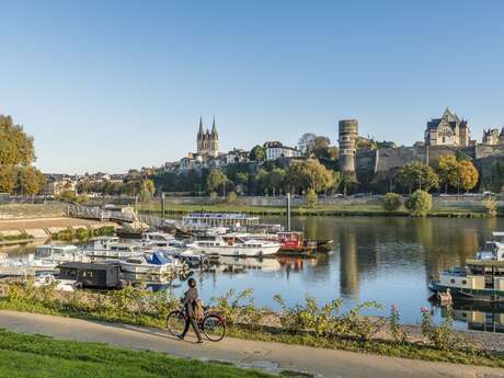 UN WEEK-END DE NAVIGATION, ENTRE GREZ-NEUVILLE ET ANGERS