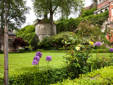 Jardins du château de Poncé sur le Loir