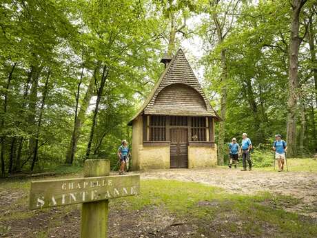 Balade commentée : “L’architecture de terre autour de la forêt de Vibraye” (8,5 km)