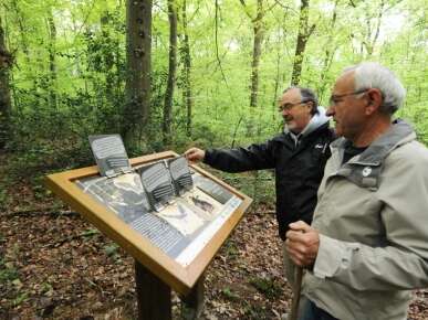 LE SENTIER DU MINEUR MASQUÉ À COMBRÉE