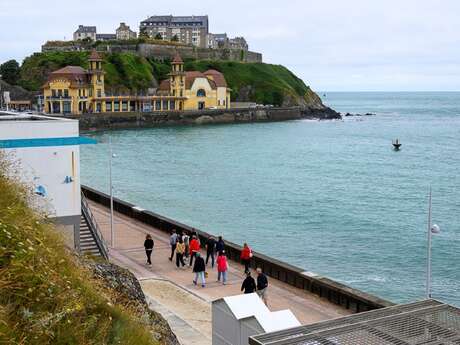 Promenade guidée dans la ville : Les Dior à Granville, une famille entreprenante