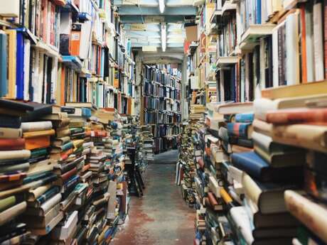 Vente de livres et CD pilonnés
