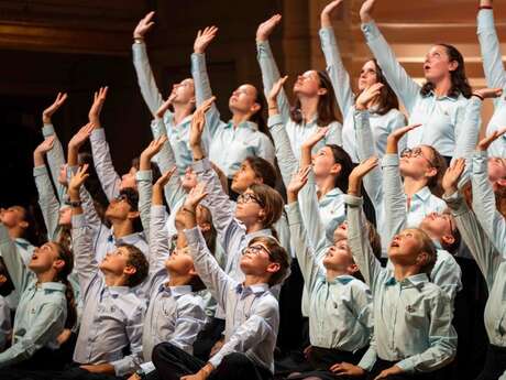 Messe avec le Choeur national des Petits Chanteurs de la Messe du Pape en France