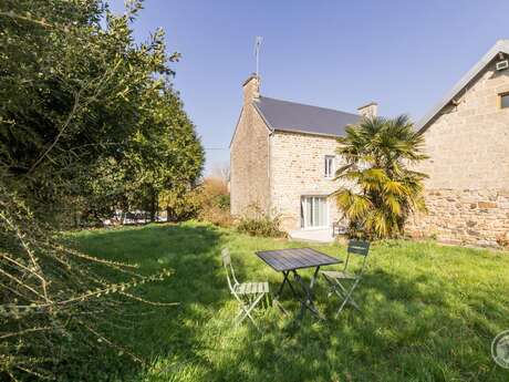 Gîtes de France G1216 : Jullou côté jardin