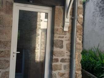 Meublé de tourisme > Petite maison dans le jardin