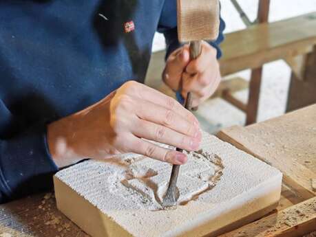 Expérience de Destination : Je taille la pierre à l’Abbaye de la Lucerne