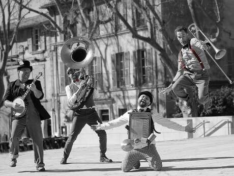 Fanfare The Yellbows