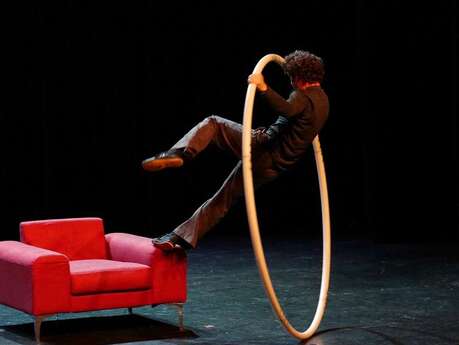 Cirque au Théâtre de l'Archipel - Au bord du vide - Compagnie Manie
