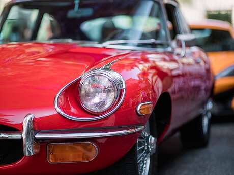 Rassemblement de voitures anciennes